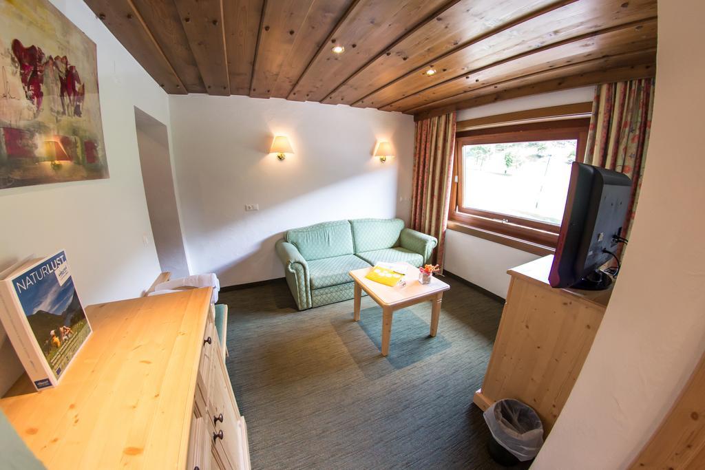 Schi- Und Wanderhotel Berghof Bad Kleinkirchheim Bagian luar foto