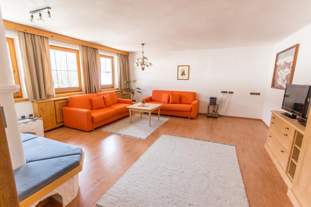 Schi- Und Wanderhotel Berghof Bad Kleinkirchheim Bagian luar foto