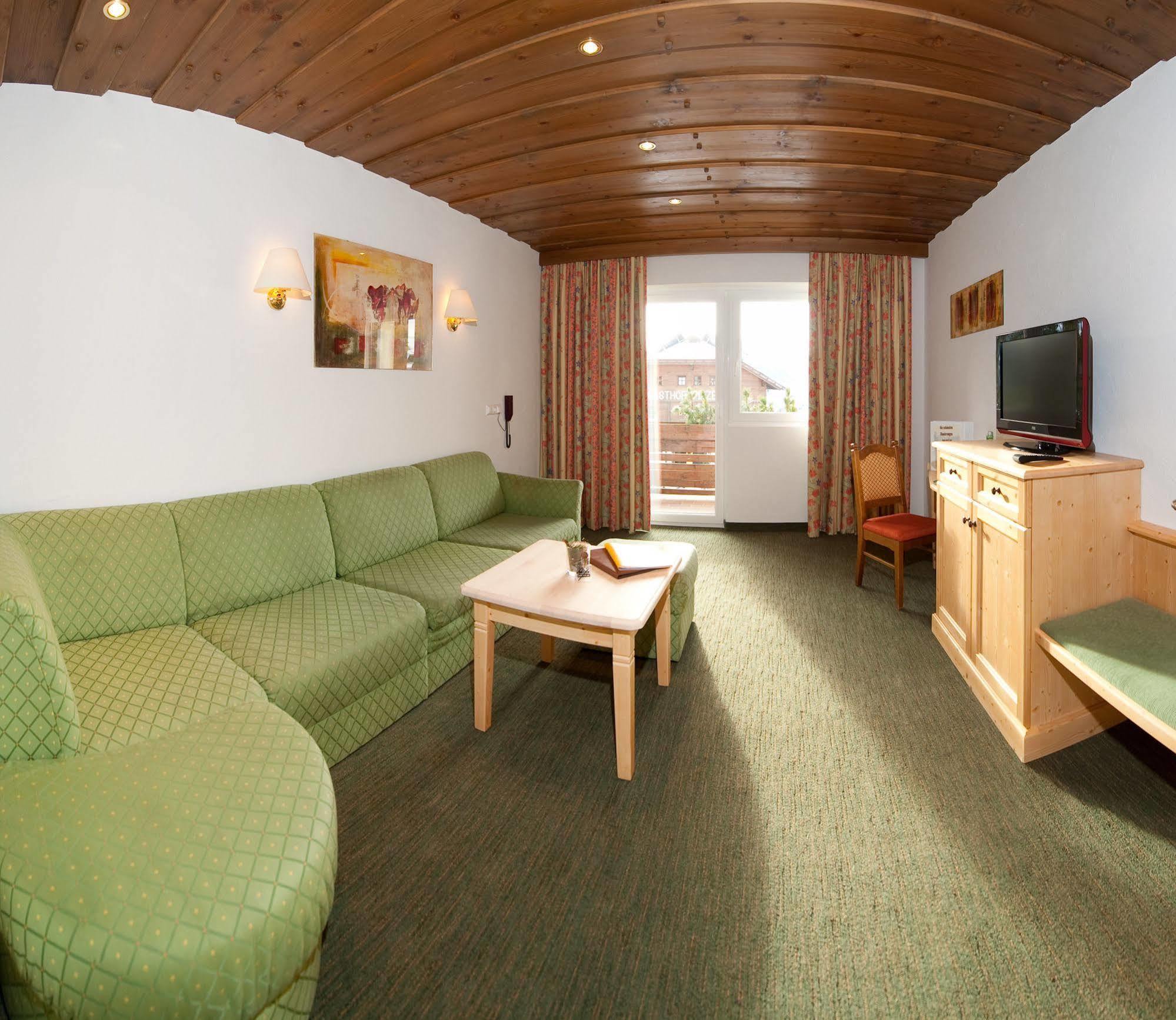 Schi- Und Wanderhotel Berghof Bad Kleinkirchheim Bagian luar foto