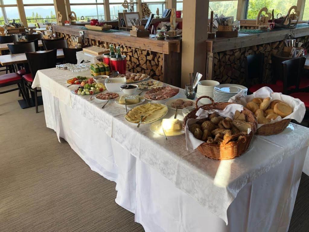 Schi- Und Wanderhotel Berghof Bad Kleinkirchheim Bagian luar foto